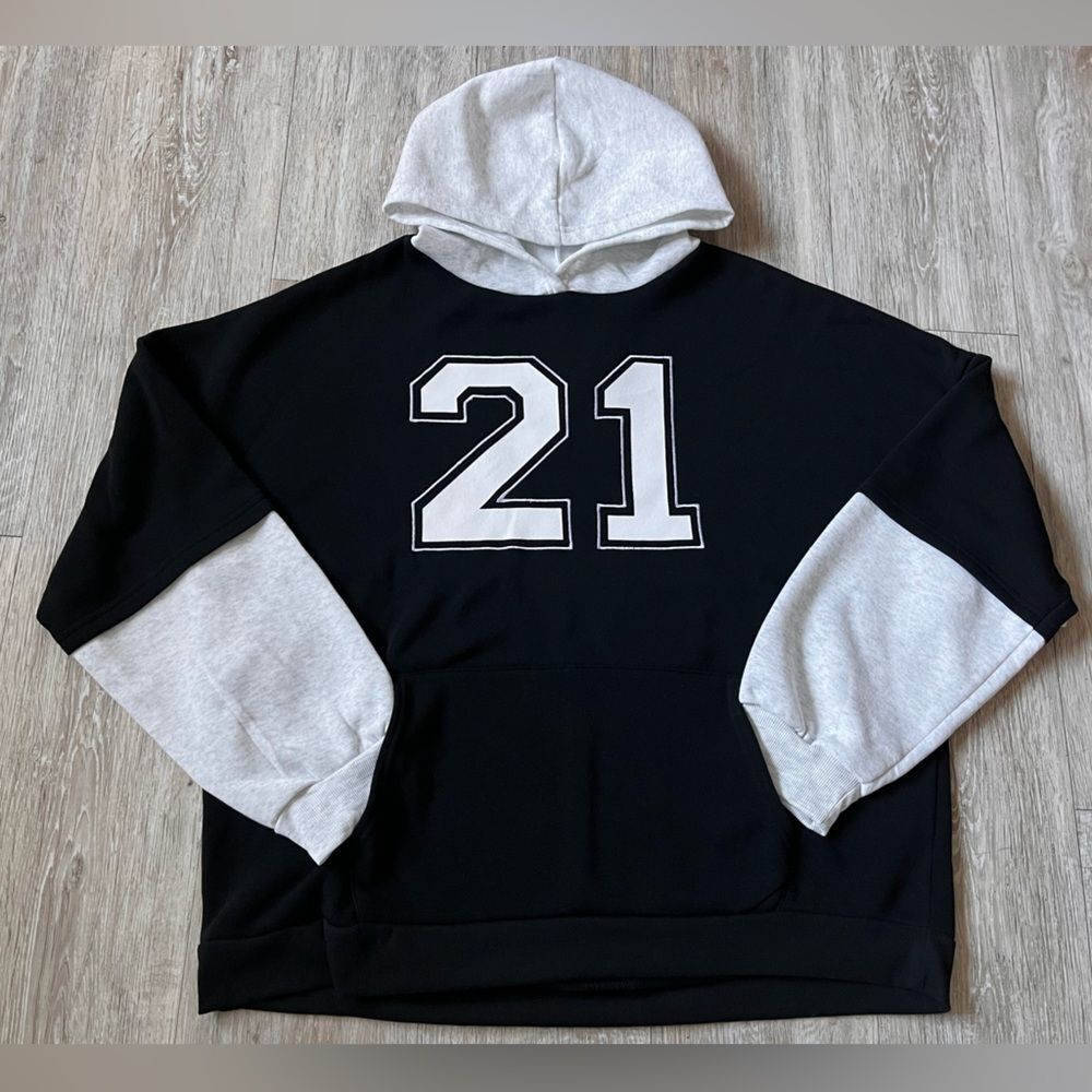 Women's Sweater 21 Embroidered Graphic Oversized Rue21 Hoodie Medium